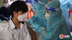 Tiêm vắc xin COVID-19 cho học sinh từ 12-17 tuổi ở TP.HCM. Ảnh: HCDC
