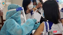 Học sinh ở TP.HCM được đồng loạt tiêm vắc xin ngừa COVID-19. Ảnh: HCDC 