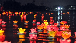 TP.HCM sẽ tắt đèn, thắp nến, thả hoa đăng để tưởng niệm người mất vì COVID-19 vào tối 19/11. Ảnh minh hoạ