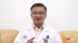 BS. Lê Quốc Hùng - Trưởng khoa Bệnh Nhiệt đới, BV Chợ Rẫy. Ảnh: HB 