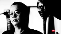 Tác phẩm của Tăng Huy chẳng có bất cứ điều gì là cụ thể, không hẳn siêu thực hay trừu tượng