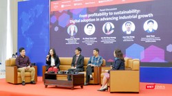 Tọa đàm với các chuyên gia nhận được nhiều câu hỏi nóng từ doanh nghiệp tham dự chương trình. Ảnh: HB