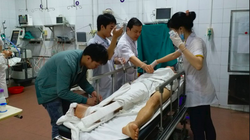 Cấp cứu cho bệnh nhân tai nạn giao thông tại Bệnh viện Hữu nghị Việt Đức
