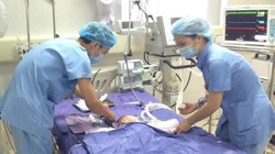 Chăm sóc cho cháu bé 