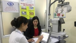 Bác sĩ khám bệnh cho người dân (Ảnh: Sở Y tế Hà Nội)