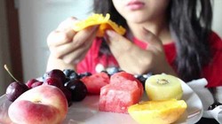 Nếu luôn cảm thấy đói, chắc chắn lối sống của bạn đang mất cân bằng (Ảnh minh họa)