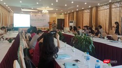 Các chuyên gia chia sẻ về việc bảo vệ quyền trẻ em trong buổi hội thảo tổ chức tại Vĩnh Phúc sáng 24/7.