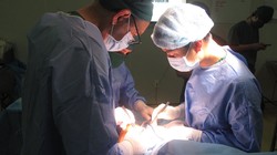 Một ca phẫu thuật tại Bệnh viện đa khoa Xanh Pôn