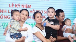 Những người mẹ hạnh phúc ôm con trong tay - thành tựu sau những năm tháng vất vả ngược xuôi điều trị vô sinh, hiếm muộn.