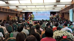 Buổi lễ trang trọng diễn ra tại Bệnh viện Bạch Mai, đồng thời, cũng là nơi diễn ra hội nghị chủ đề "Sản phụ khoa - Hỗ trợ sinh sản" ngay sau đó.