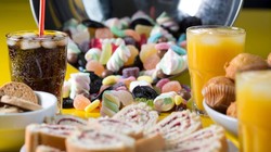 Thức ăn chứa nhiều đường không tốt cho sức khỏe. Ảnh: WHO