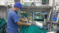 Một nạn nhân có đa chấn thương được điều trị tại Bệnh viện hữu nghị Việt Đức (Ảnh minh họa, Nguồn: Bệnh viện Hữu nghị Việt Đức).