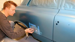 Video: 4 phút chữa móp ôtô bằng đá khô