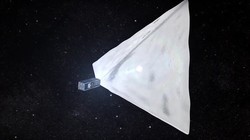 Vệ tinh của Nga sáng hơn Mặt Trăng đêm rằm