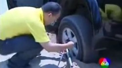 Video: Mẹo bỏ túi giúp ôtô thoát vũng lầy