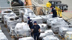 Cận cảnh buôn lậu ma túy trèo tường vượt biên giới Mexico - Mỹ