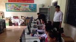 Món quà rất có ý nghĩa với thầy và trò trường Tiểu học Xuân Lũng. 
