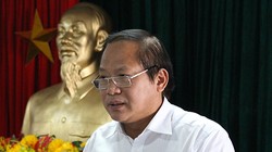 Công an phường Xuân Hà giới thiệu hệ thống máy chủ giúp kết nối với 10 điểm gắn camera trong khu vực để quan sát, theo dõi (ảnh: CAP Xuân Hà)