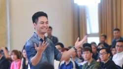 Video: Bất ngờ với giọng hát của MC Phan Anh