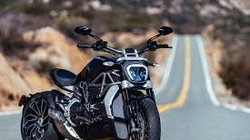 Video: “Quái vật” Ducati của chàng sinh viên 9x