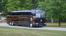 Video: Cận cảnh xe buýt bọc thép của Tổng thống Obama