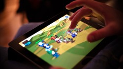 Hai tháng hè (7, 8) và hai tháng cuối năm (11, 12) là thời điểm game mobile ra mắt nhiều nhất trong năm vừa qua.