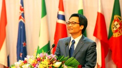 Phó Thủ tướng Vũ Đức Đam chúc mừng các thí sinh tham dự kỳ thi Olympic Sinh học quốc tế lần thứ 27