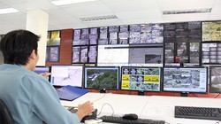 Thành phố thông minh cần phải có các hệ thống điều khiển hiện đại (Ảnh chụp Trung tâm Quản lý đường hầm sông Sài Gòn, nơi tích hợp các camera giám sát toàn thành phố).