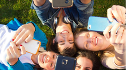 Bức ảnh được in ra có trường màu trải dài, độ sắc nét cao và khả năng phơi sáng tốt.