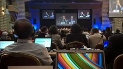 Phiên toàn thể của Hội nghị, kết thúc lúc 11:43 đêm