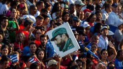Người dân Cuba yêu mến và tôn kính nhà lãnh đạo Fidel Castro. Ảnh: The Denver Post