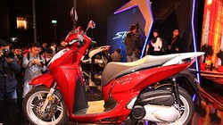 Honda đề ra mục tiêu bán 400 xe SH300i năm 2017.