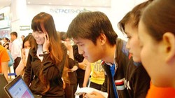 Nhiều chuyên gia kinh tế nhận định hiện đang là "thời' của thương mại trực tuyến - ảnh minh hoạ