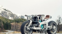 Ra mắt vào năm 1993, mẫu xe môtô Yamaha GTS1000 được coi là một trong những mẫu xe độc đáo nhất từng được Yamaha chế tạo khi sở hữu hệ thống lái phía trước gián tiếp và hàng loạt các công nghệ đi trước thời đại. Tuy nhiên do có giá đắt nên mẫu xe này đã l