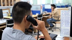 Nhiều nhân viên kinh doanh gây phiền toái cho người khác khi “dội bom” qua điện thoại. Ảnh minh hoạ: Internet.