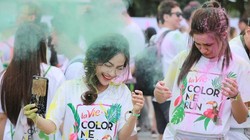 Năm nay, sự kiện Color Me Run có sự hiện diện của nhà mạng Vietnamobile và MOOV (ứng dụng âm nhạc trực tuyến hàng đầu của Hong Kong) với tư cách là hai nhà đồng tài trợ đã làm cho sức nóng của Color Me Run được đẩy lên hơn bao giờ hết!