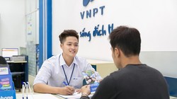 Không còn phải mang theo ví, không cần tiền mặt, không còn phải nhập thông tin để giao dịch Internet Banking, từ tháng 10/2017, khách hàng của VinaPhone sẽ được hưởng những tiện ích của việc thanh toán qua QR code cho hoá đơn di động. Ảnh: VinaPhone.