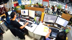 Việt Nam sẽ chú trọng thu hút, đào tạo nguồn nhân lực công nghệ, đặc biệt là nhân lực công nghệ thông tin đạt chuẩn quốc tế. Ảnh minh họa: KCN Quang Trung.