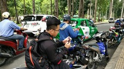 Đến hết năm 2017, điện thoại thông minh (smartphone) đã tiếp cận được với 42% dân số Việt Nam. Ảnh: brandsvietnam.com