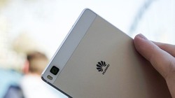 Người sử dụng cần để chế độ tự động cập nhật bản vá mới nhất của nhà sản xuất để tránh khả năng bị tấn công khai thác khi thiết bị có lỗ hổng. Ảnh minh họa: Cnet