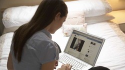 Chúng ta cần nghĩ kỹ hơn khi có ý định chia sẻ trên mạng xã hội