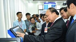 Ảnh minh họa: Thủ tướng tham quan Trung tâm hành chính công và xúc tiến đầu tư tỉnh Quảng Nam.
