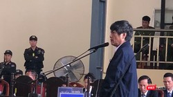 Bị cáo Nguyễn Thanh Hóa trong phiên xét xử sáng nay (23/11).