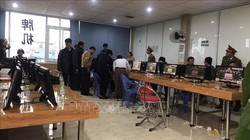 Một trong các tụ điểm con bạc đang sát phạt nhau.