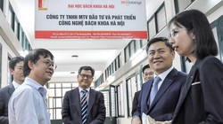 Công ty TNHH MTV Đầu tư và Phát triển Công nghệ Bách khoa (BKHoldings) là một doanh nghiệp phụ trách chuyển giao công nghệ và thành lập spin-off từ Đại học Bách khoa Hà Nội. Trong ảnh là buổi làm việc giữa công ty này và CEO của Lotte Data Communication, 