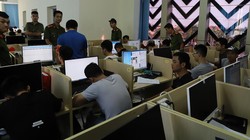 Lực lượng Công an tiến hành bắt giữ các đối tượng trong vụ án.