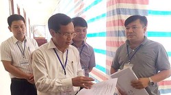 Ủy ban kiểm tra Đảng ủy khối các cơ quan tỉnh Hòa Bình vừa yêu cầu thi hành kỷ luật 15 đảng viên có con được nâng điểm và sử dụng điểm nâng này để xét tuyển vào các trường đại học, cao đẳng hồi năm 2018 (Ảnh chụp tại một điểm thi tại Hòa Bình năm 2018).