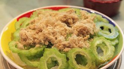 Mướp đắng và ruốc là một trong những món hiệu quả để giảm cân.