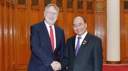 Thủ tướng Nguyễn Xuân Phúc và ông Lange Bernd, Trưởng Đoàn đại biểu Ủy ban Thương mại quốc tế của Nghị viện châu Âu (INTA)