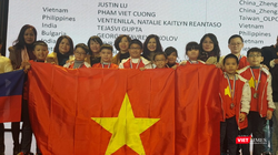 Các học sinh trường Tiểu học Thăng Long nhận huy chương tại WMTC lần thứ 10 tại Seoul – Hàn Quốc.